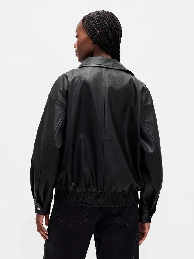 Μπουφάν από βίγκαν δέρμα σε oversized γραμμή