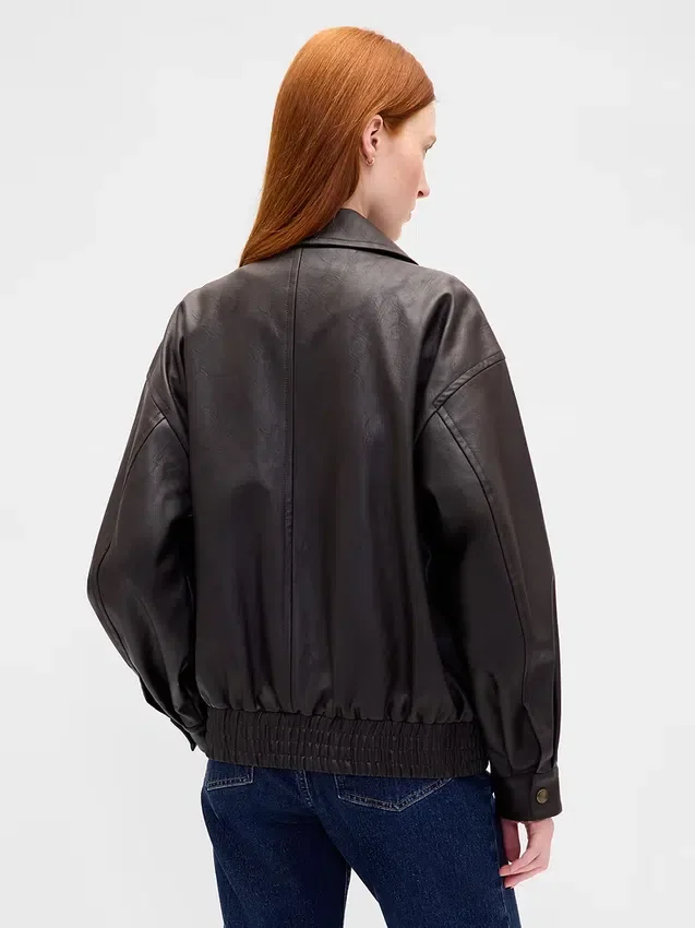 Μπουφάν από βίγκαν δέρμα σε oversized γραμμή
