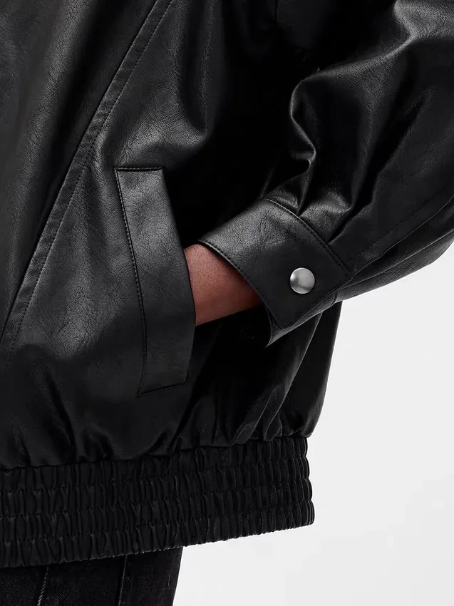 Μπουφάν από βίγκαν δέρμα σε oversized γραμμή