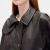 Μπουφάν από βίγκαν δέρμα σε oversized γραμμή