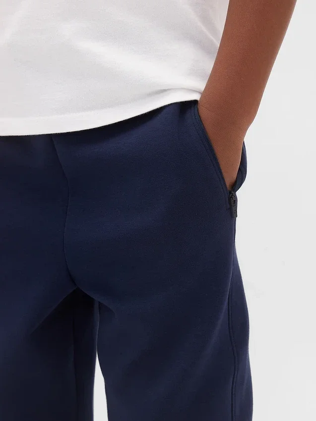 Παιδικά παντελόνια τζόγκινγκ GapFit Tech με γρήγορη ξήρανση