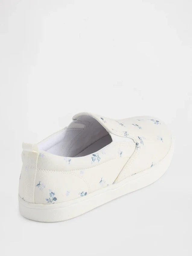 Παιδικά παπούτσια slip-on με λουλούδια