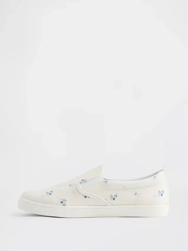 Παιδικά παπούτσια slip-on με λουλούδια