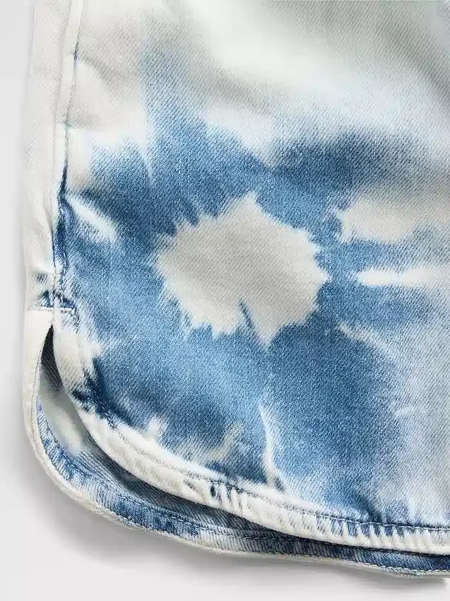 Παιδικά σορτς τζιν με ψηλή μέση και τεχνική tie-dye