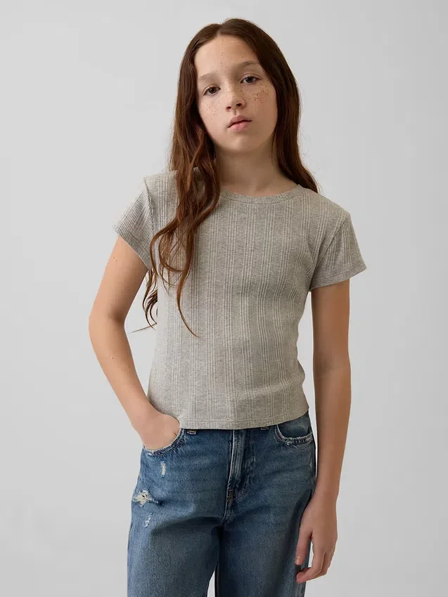 Παιδικό εφαρμοστό T-shirt με ποικιλόχρωμη ραβδωτή πλέξη