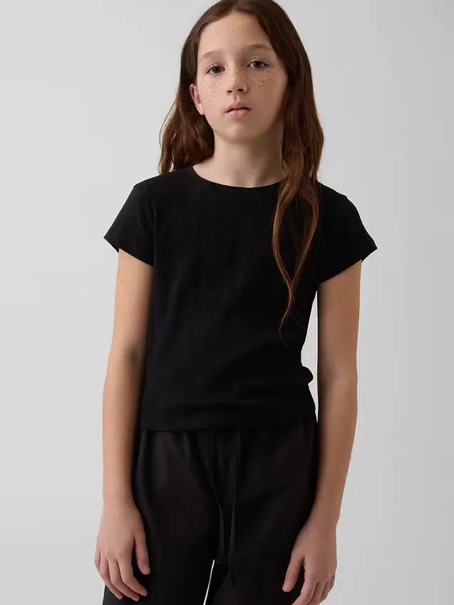 Παιδικό εφαρμοστό T-shirt με ποικιλόχρωμη ραβδωτή πλέξη