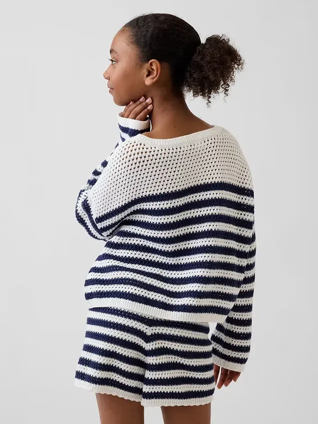 Παιδικό πουλόβερ με ρίγες σε oversized γραμμή, πλεκτό με βελονάκι
