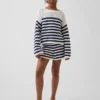 Παιδικό πουλόβερ με ρίγες σε oversized γραμμή, πλεκτό με βελονάκι