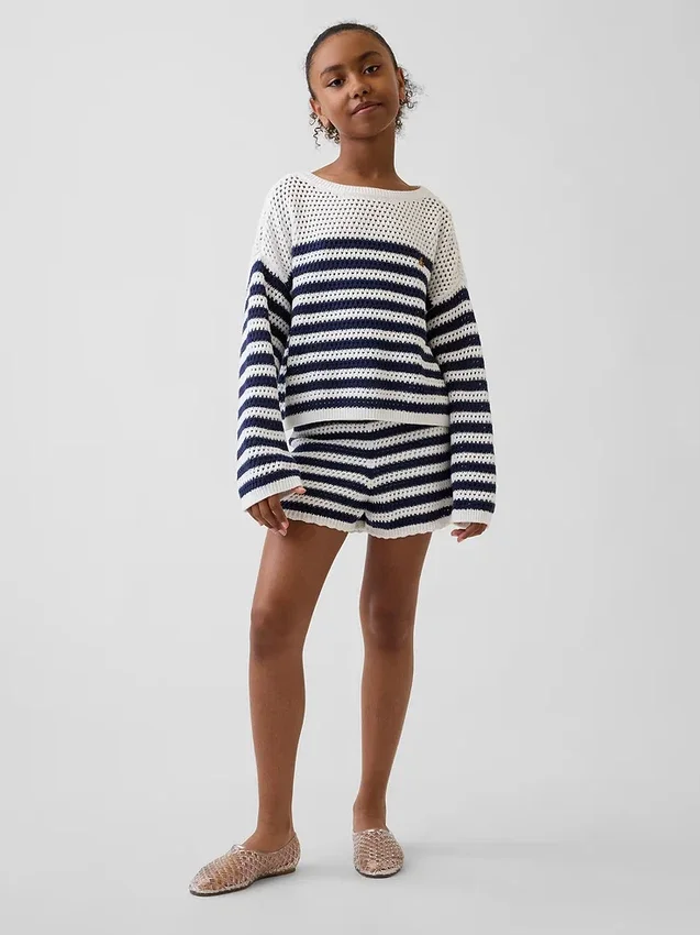 Παιδικό πουλόβερ με ρίγες σε oversized γραμμή, πλεκτό με βελονάκι