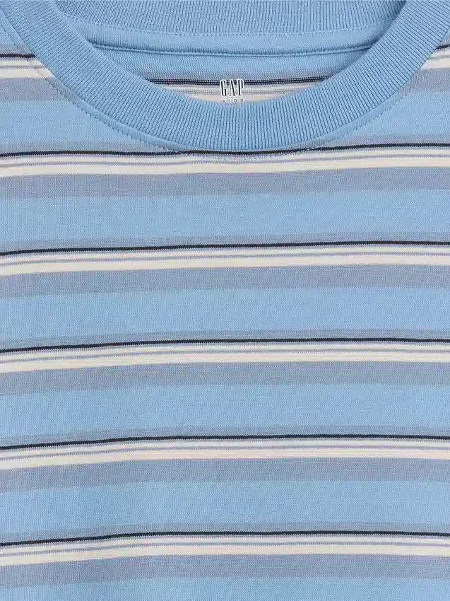 Παιδικό T-shirt με ρίγες σε χαλαρή γραμμή