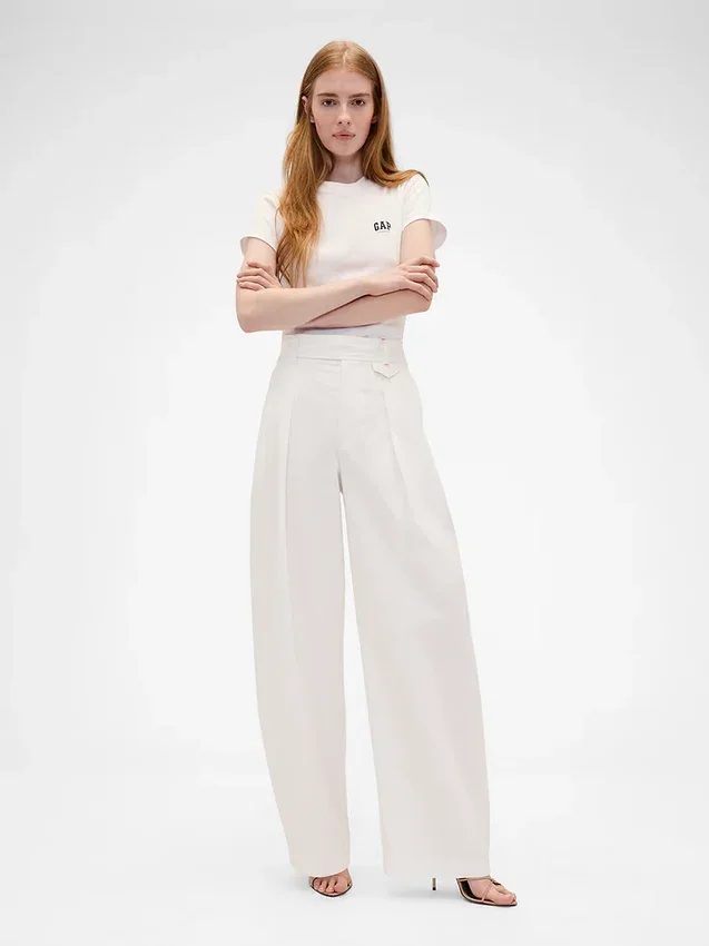 Παντελόνι GAP × Victoria Beckham με ψηλή μέση και πτυχωτό τόξο