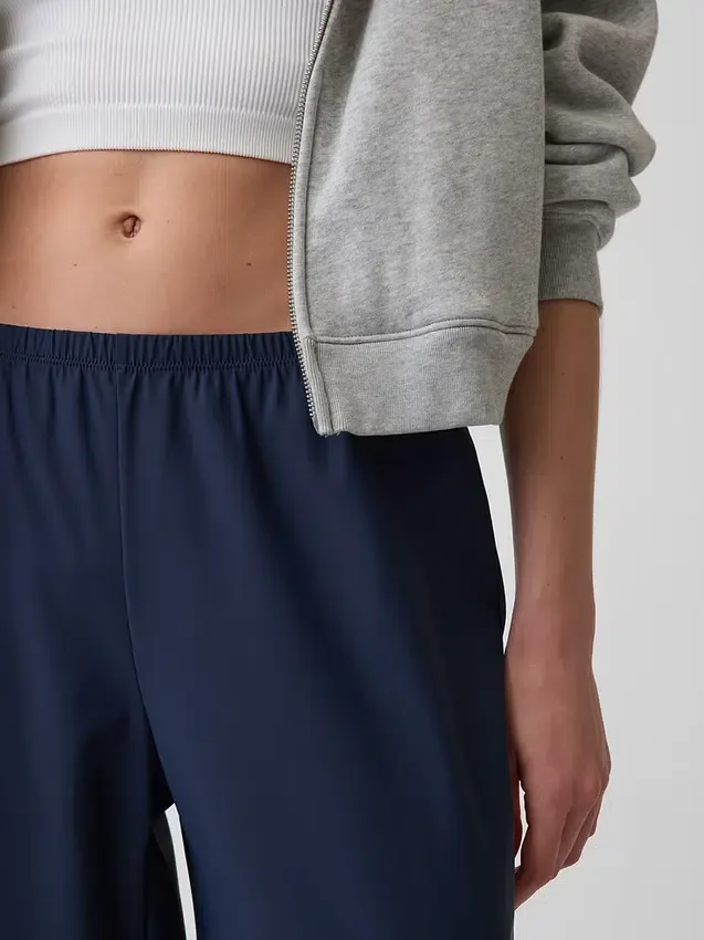 Παντελόνι GapFit Tech χαμηλής μέσης, χαλαρής εφαρμογής