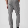 Παντελόνι τζόγκινγκ GapFit Tech Slim