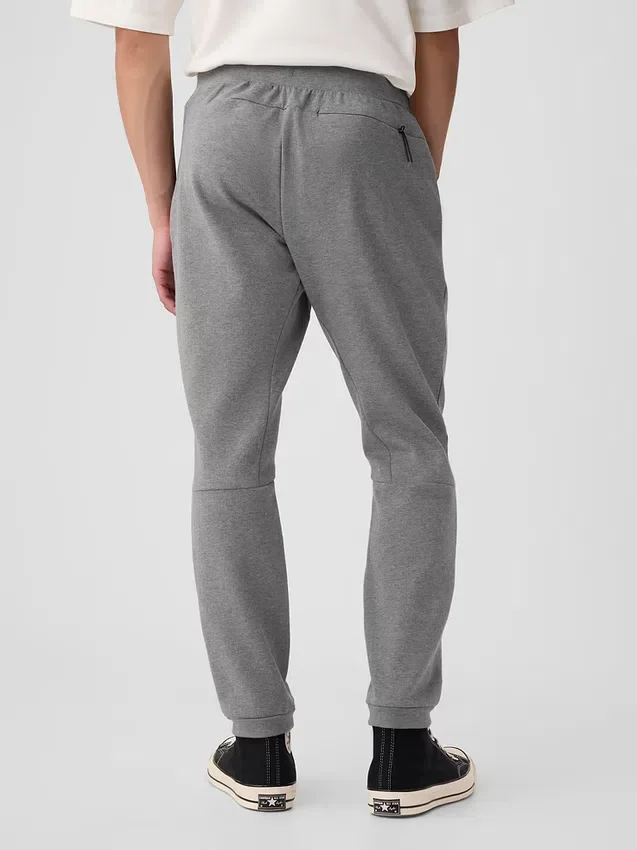 Παντελόνι τζόγκινγκ GapFit Tech Slim