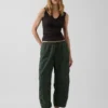 Παντελόνια μεσαίου ύψους από twill, άνετα, με φαρδύ πόδι
