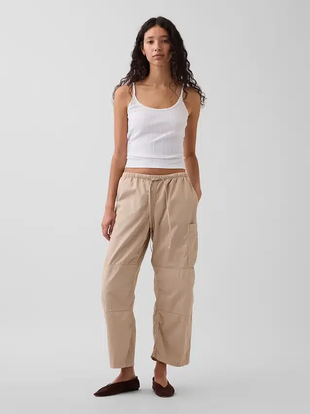 Παντελόνια μεσαίου ύψους από twill, άνετα, με φαρδύ πόδι