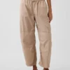 Παντελόνια μεσαίου ύψους από twill, άνετα, με φαρδύ πόδι