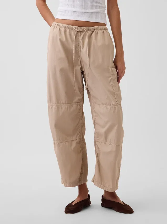 Παντελόνια μεσαίου ύψους από twill, άνετα, με φαρδύ πόδι