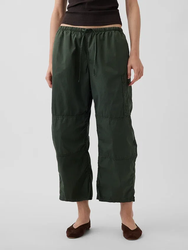 Παντελόνια μεσαίου ύψους από twill, άνετα, με φαρδύ πόδι