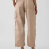 Παντελόνια μεσαίου ύψους από twill, άνετα, με φαρδύ πόδι