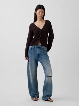 Πλεκτό πουλόβερ με χαλαρή εφαρμογή και V-neck από μείγμα βαμβακιού