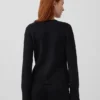 Πλεκτό πουλόβερ με χαλαρή εφαρμογή και V-neck από μείγμα βαμβακιού