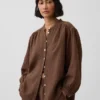 Πουκάμισο από βαμβακερό γάζι σε oversized γραμμή χωρίς γιακά