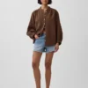 Πουκάμισο από βαμβακερό γάζι σε oversized γραμμή χωρίς γιακά