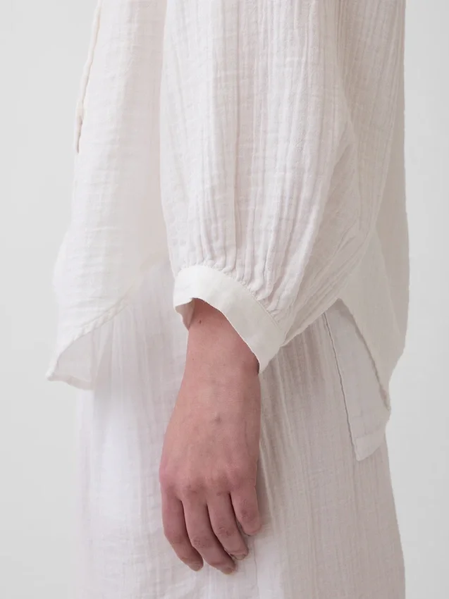 Πουκάμισο από βαμβακερό γάζι σε oversized γραμμή χωρίς γιακά