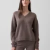 Πουλόβερ CashSoft με V-neck σε υπερμεγέθη γραμμή