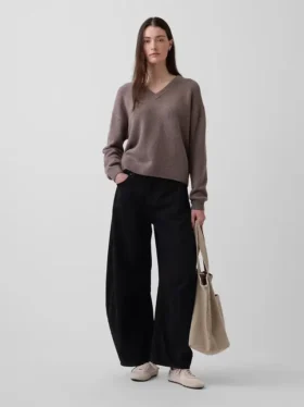 Πουλόβερ CashSoft με V-neck σε υπερμεγέθη γραμμή
