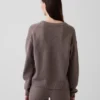 Πουλόβερ CashSoft με V-neck σε υπερμεγέθη γραμμή