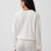 Πουλόβερ CashSoft με V-neck σε υπερμεγέθη γραμμή
