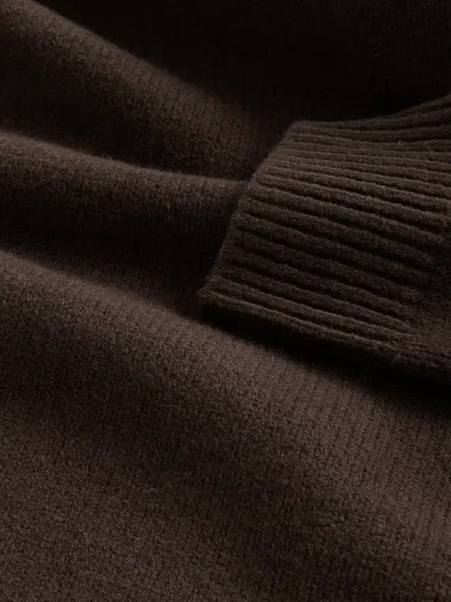 Πουλόβερ CashSoft με V-neck σε υπερμεγέθη γραμμή