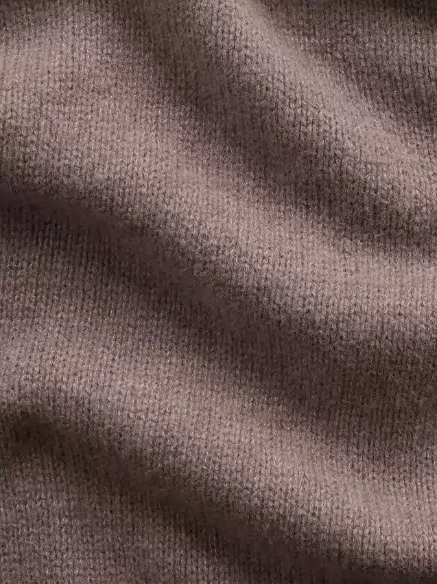 Πουλόβερ CashSoft με V-neck σε υπερμεγέθη γραμμή