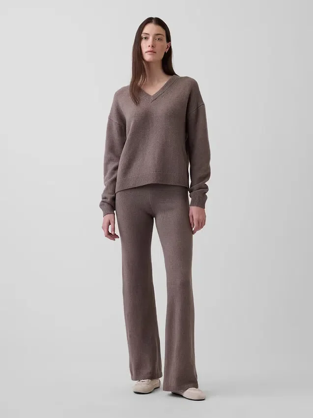 Πουλόβερ CashSoft με V-neck σε υπερμεγέθη γραμμή
