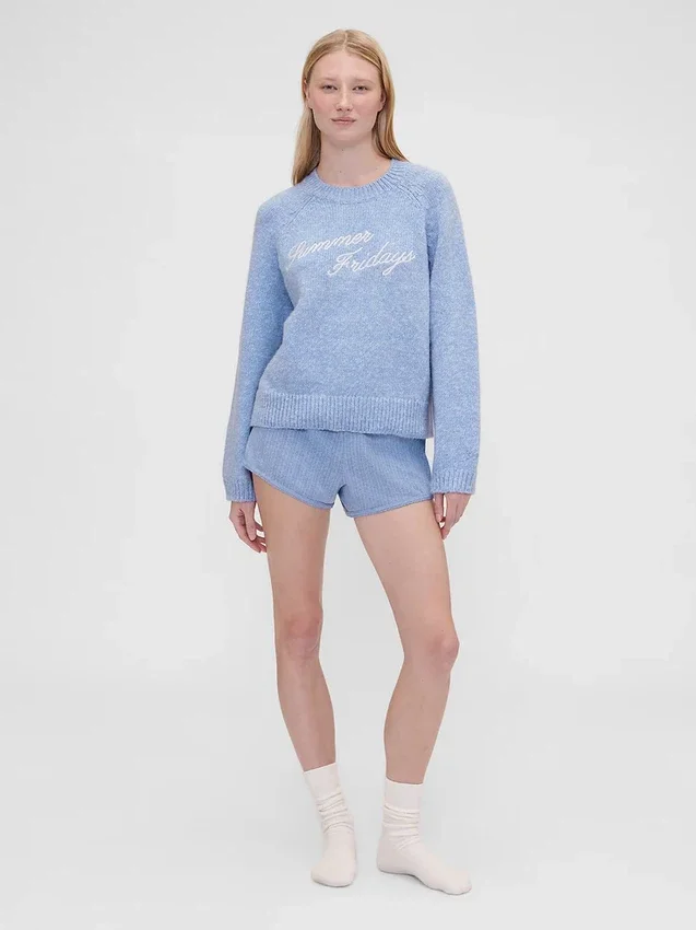 Πουλόβερ GAP × Summer Fridays με υπερμεγέθη λογότυπο
