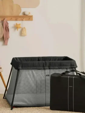 Σετ Babybjorn Travel Crib Light και σεντόνι