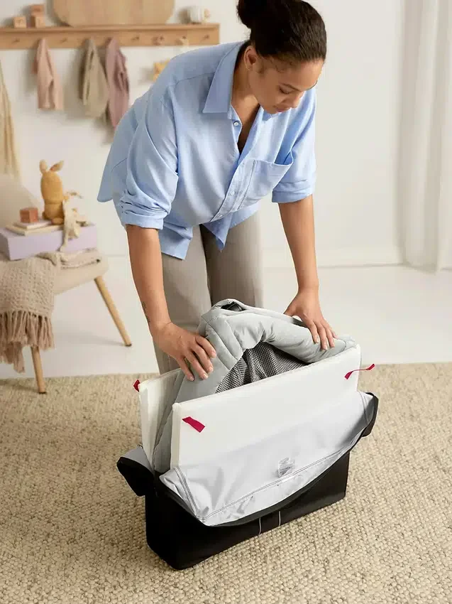 Σετ Babybjorn Travel Crib Light και σεντόνι