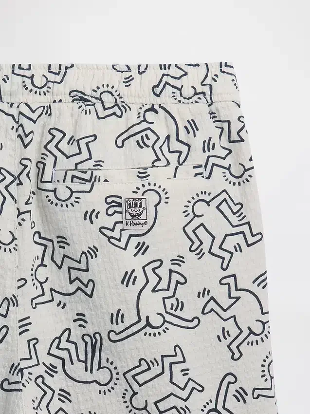 Σορτς «Keith Haring» με υφή