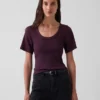 T-shirt με στρογγυλό λαιμό και ραβδώσεις