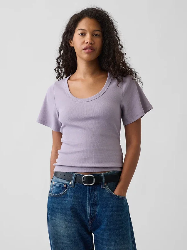 T-shirt με στρογγυλό λαιμό και ραβδώσεις