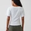T-shirt με στρογγυλό λαιμό και ραβδώσεις