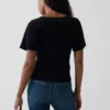 T-shirt με στρογγυλό λαιμό και ραβδώσεις
