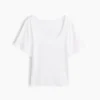 T-shirt με στρογγυλό λαιμό και ραβδώσεις