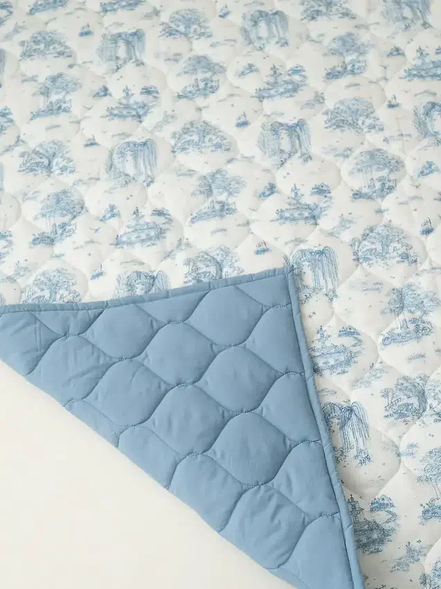 Το καπιτονέ χαλάκι παιχνιδιού «Gilded Bird Spring Toile»