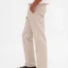Βαρύ κακάκι σε ύφασμα twill με χαλαρή, ίσια γραμμή