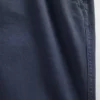 Βαρύ κακάκι σε ύφασμα twill με χαλαρή, ίσια γραμμή