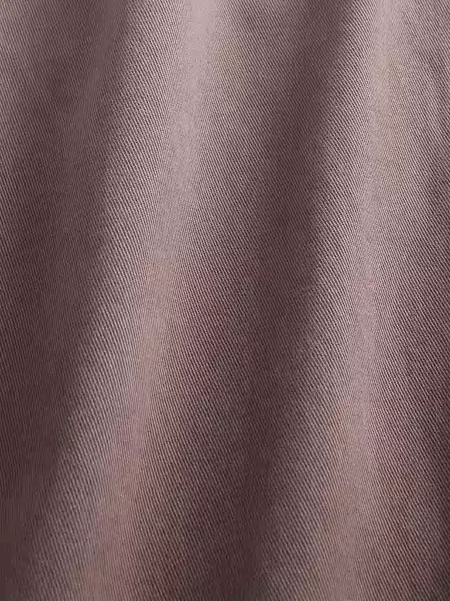 Βαρύ καμβά τύπου twill, χακί σε χαλαρή γραμμή εμπνευσμένη από τη δεκαετία του '90